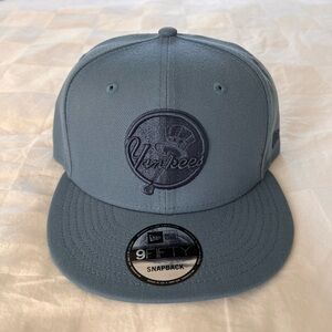 Yankees New Era 9Fifty Blue Yankees Snapback Hat NWT